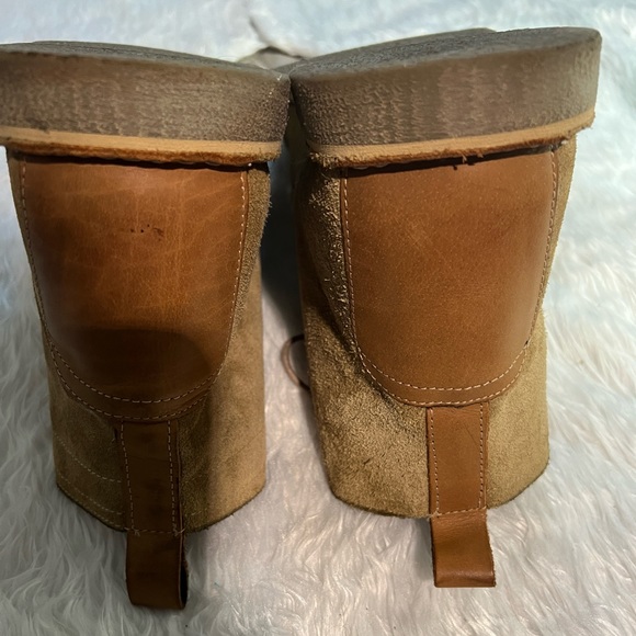 ASOS DESIGN desert chukka boots in stone suede with leather detail. - Picture 13 of 16